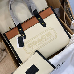 COAC.H FEILD 22 TOTE
