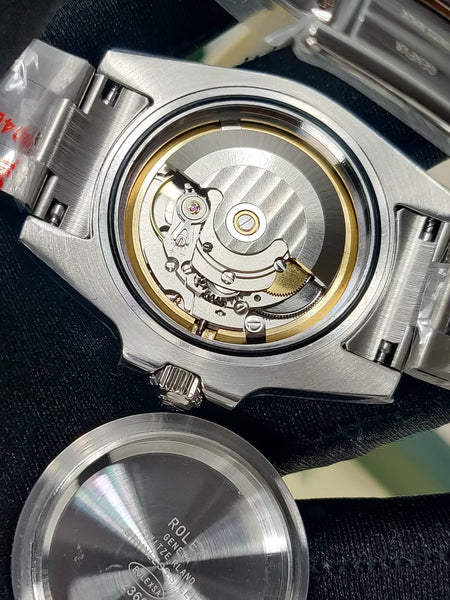 R0LEX SUBMARINER AUTOMATIC