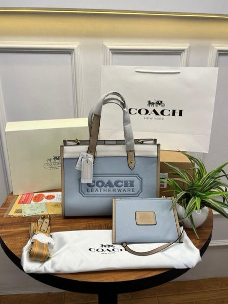 COAC.H FEILD 22 TOTE
