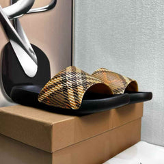 BURBERR.Y SLIDES