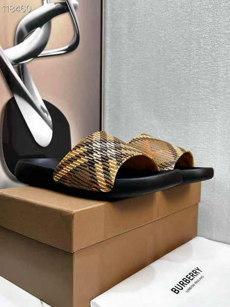 BURBERR.Y SLIDES