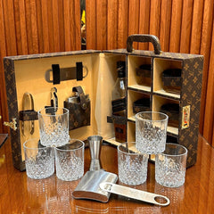L0UIS VUITTI0N WHISKEY CASE