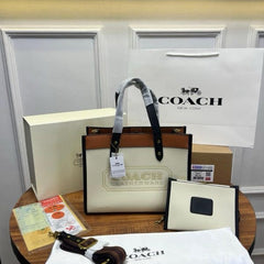 COAC.H FEILD 22 TOTE
