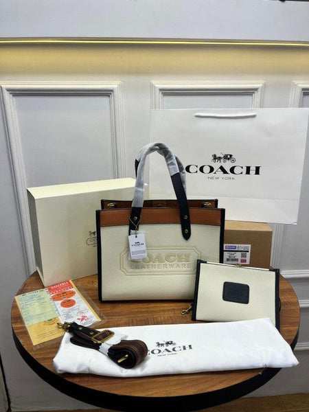 COAC.H FEILD 22 TOTE