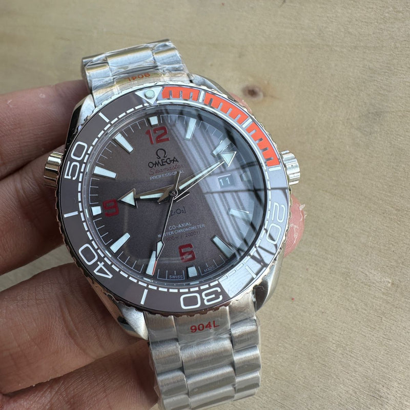 Omeg.a automatic