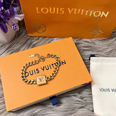 Lou.is Vuit.ton bracelet