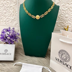 Vers.ace necklace