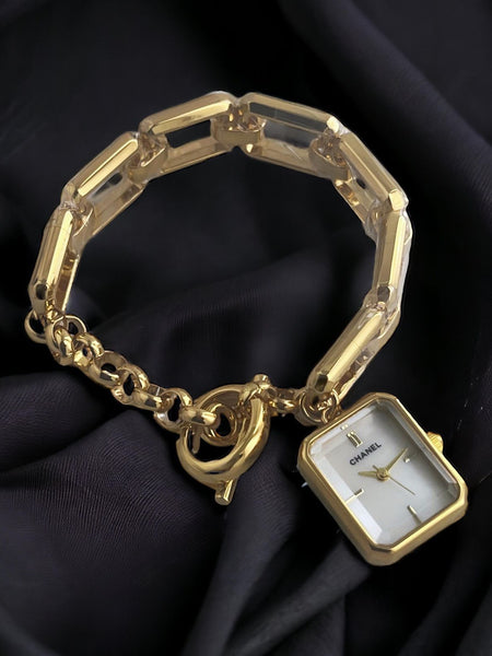 Cha.nel quartz movement