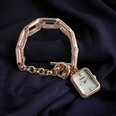 Cha.nel quartz movement