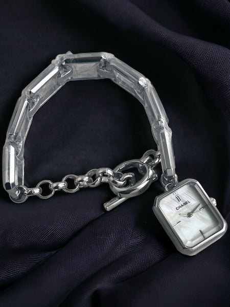 Cha.nel quartz movement