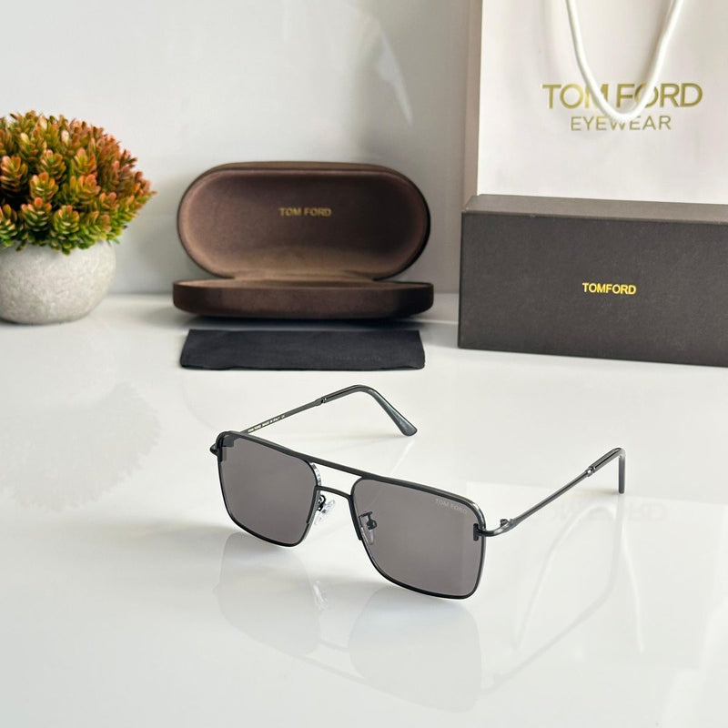 To.m fo.rd sunglasses