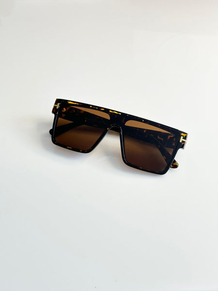 To.m Fo.rd sunglasses