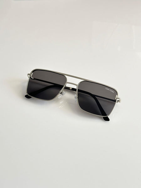 To.m Fo.rd sunglasses