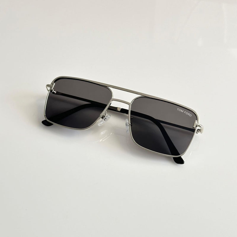 To.m Fo.rd sunglasses