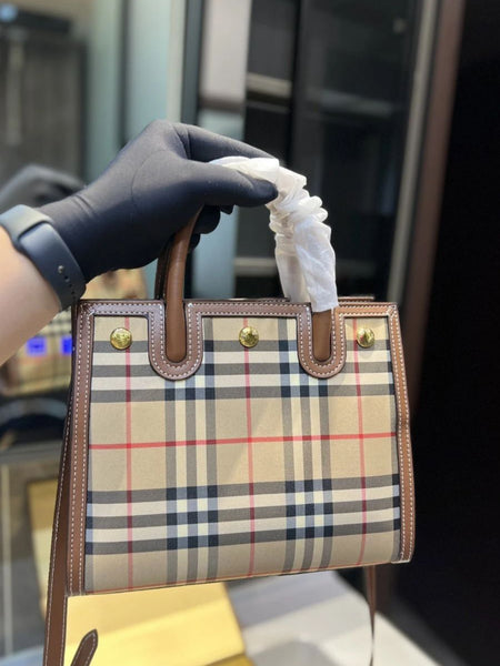 BUR.BERRY VINTAGE CHECK HANDBAGS CUM SLING