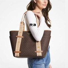 GIVEN.CHY ANTIG.ONA HANDBAG