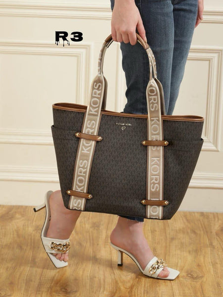 GIVEN.CHY ANTIG.ONA HANDBAG