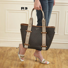 GIVEN.CHY ANTIG.ONA HANDBAG