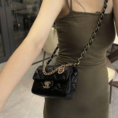 Cha.nel matelasse sling bag
