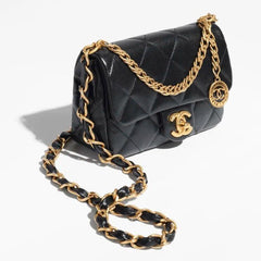 Cha.nel matelasse sling bag