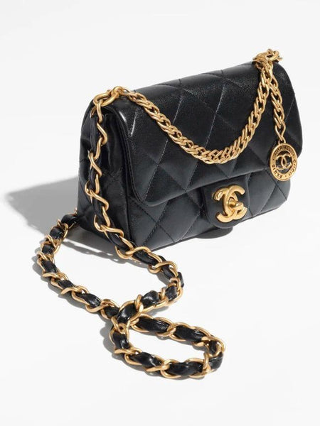 Cha.nel matelasse sling bag