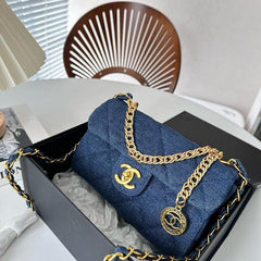 Cha.nel matelasse sling bag
