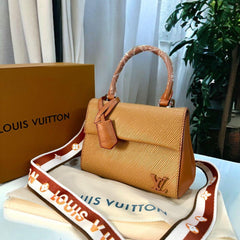 LO.UIS VUI.TTON CLUNY MINI HANDBAG