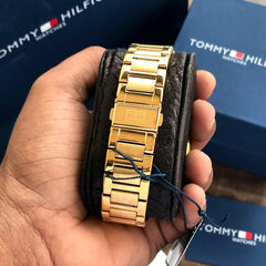 Tomm.y Hi.lfiger gold steel quartz