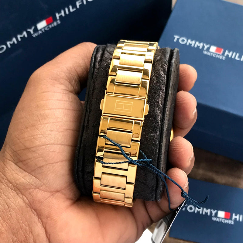 Tomm.y Hi.lfiger gold steel quartz
