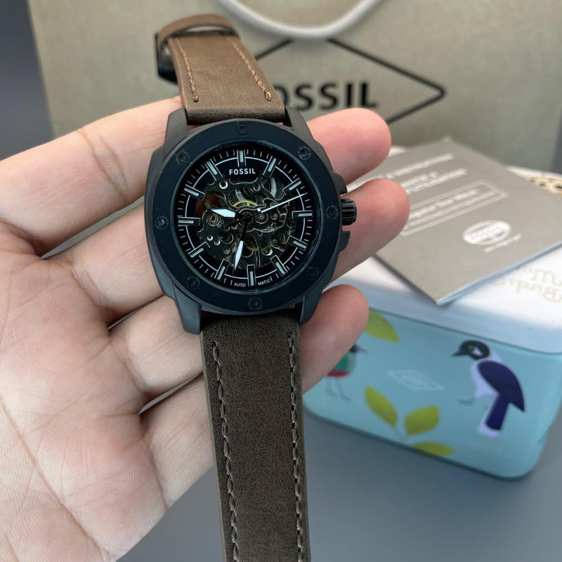 Fos.sil. Everett modern machine automatic