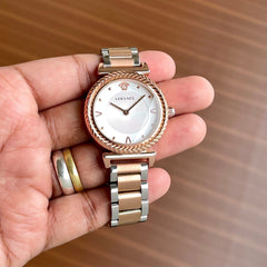 Ver.sace sleek and decent quartz