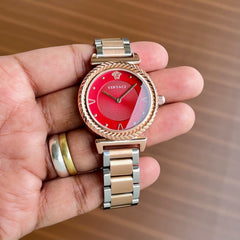 Ver.sace sleek and decent quartz
