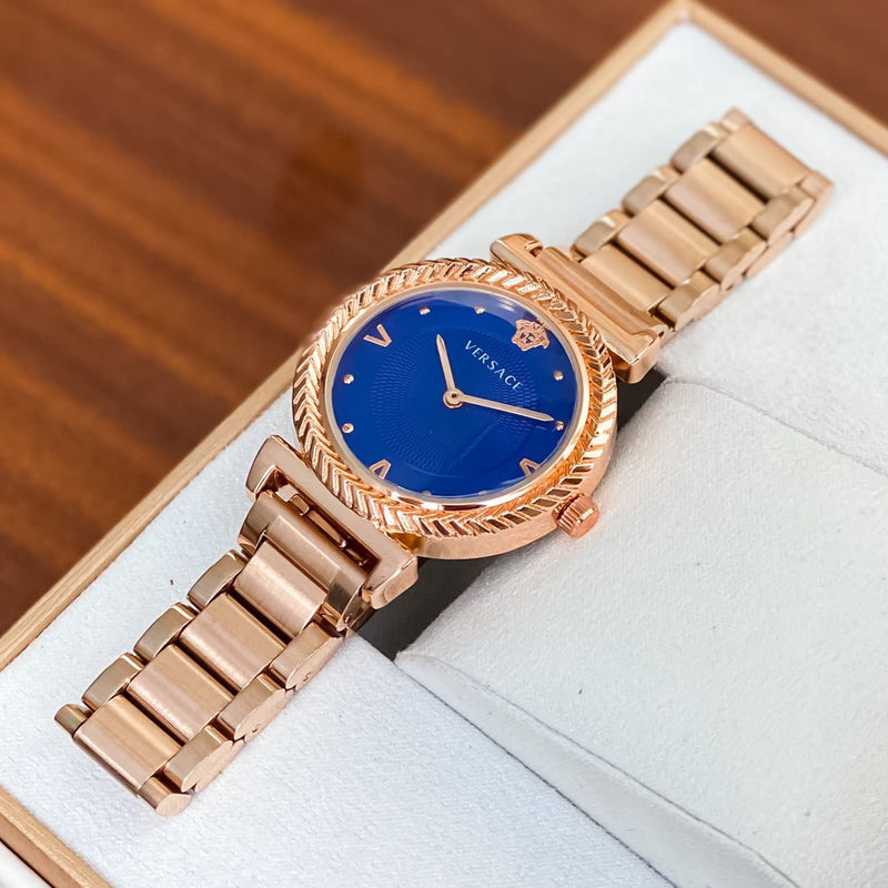 Ver.sace sleek and decent quartz