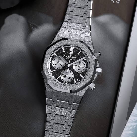 Aude.mars pig.uet royal oak frosted quartz