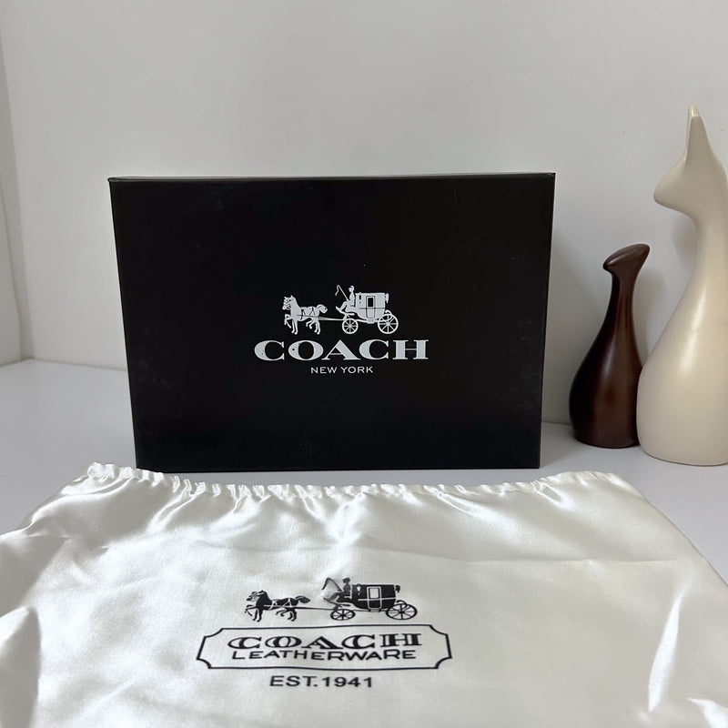 Co.ach Parker vivet handbag
