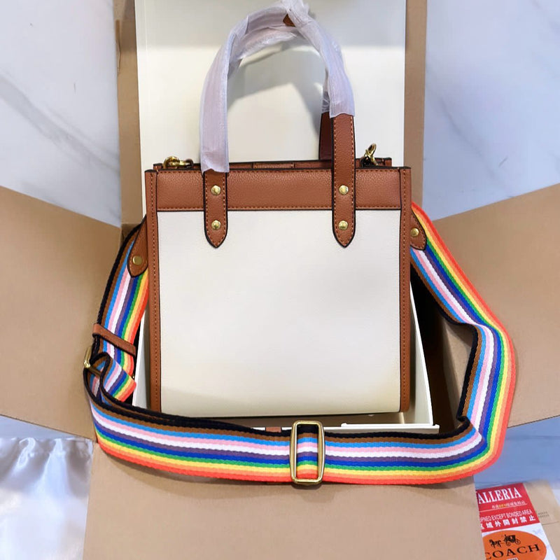 COA.CH FEILD TOTE 22 BAG IN COLORBLOCK WITH PATCHE