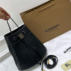 Burb.erry bu.cket bag
