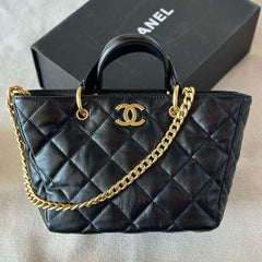 CHA.NEL MATT.ELESE SMALL SHOULDER BAG