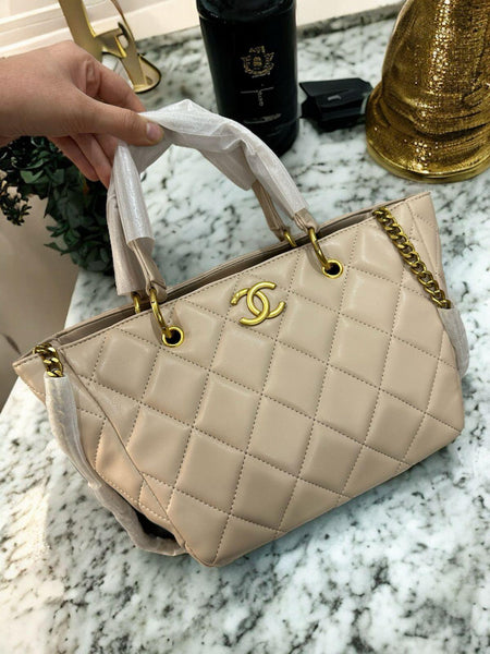 CHA.NEL MATT.ELESE SMALL SHOULDER BAG