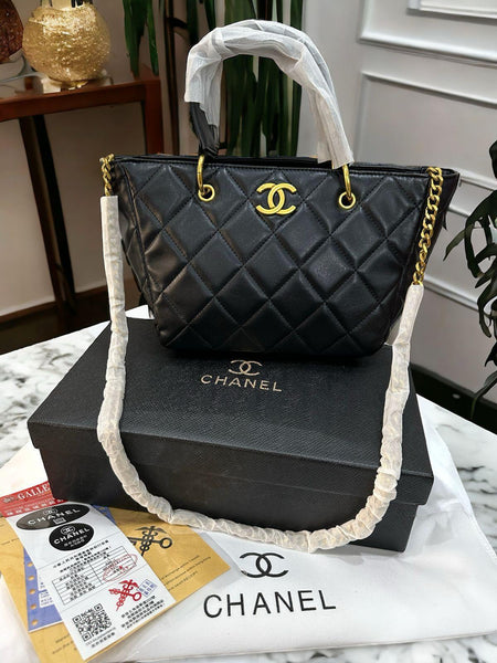 Chan.el mattelase small shoulder bag