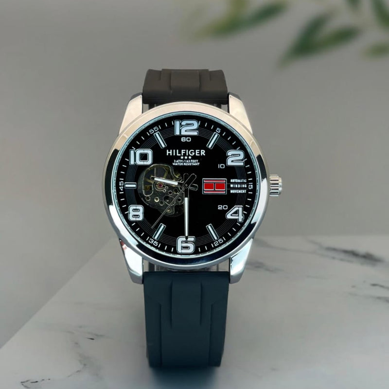 Tom.my Hil.figer th automatic