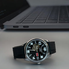 Tom.my Hil.figer th automatic