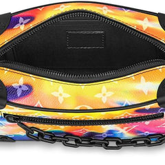 Lo.uis Vui.tton soft trunk messenger