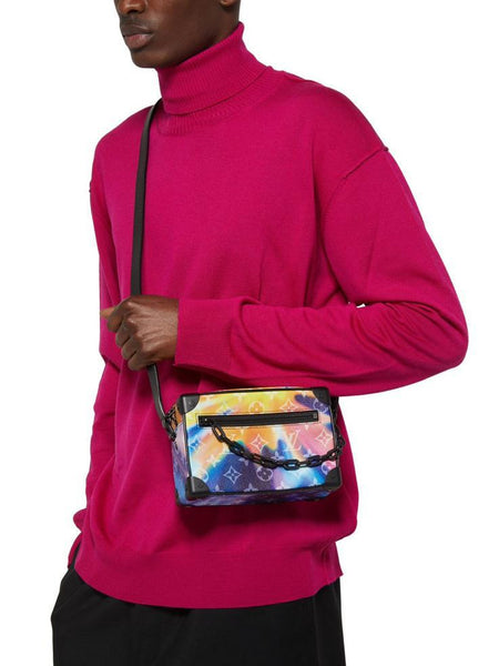 Lo.uis Vui.tton soft trunk messenger