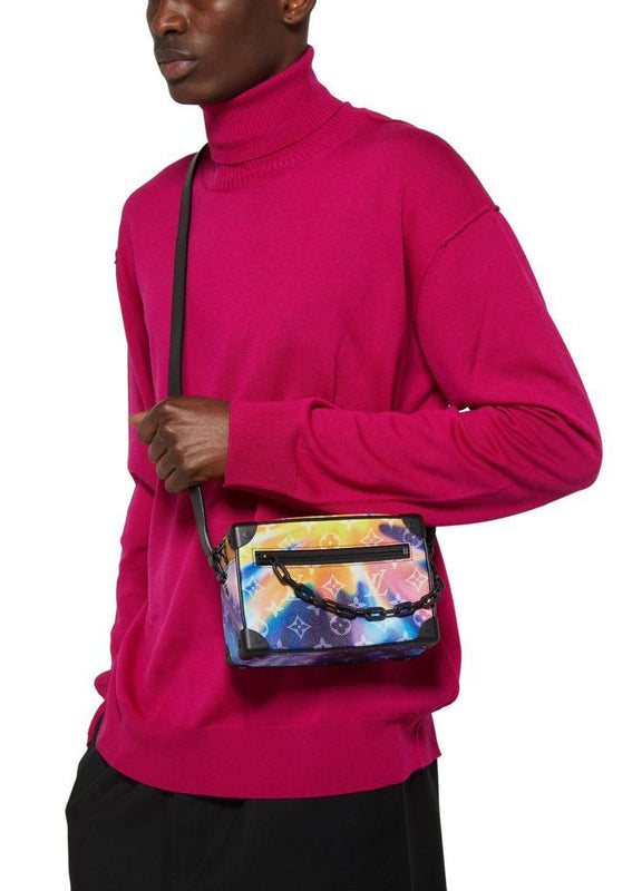 Lo.uis Vui.tton soft trunk messenger