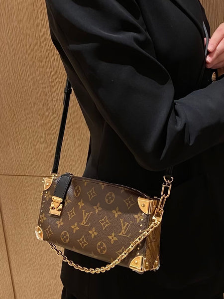 Lou.is Vuit.ton slim trunk bag