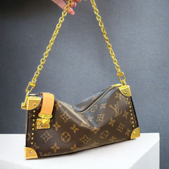 Lou.is Vuit.ton slim trunk bag