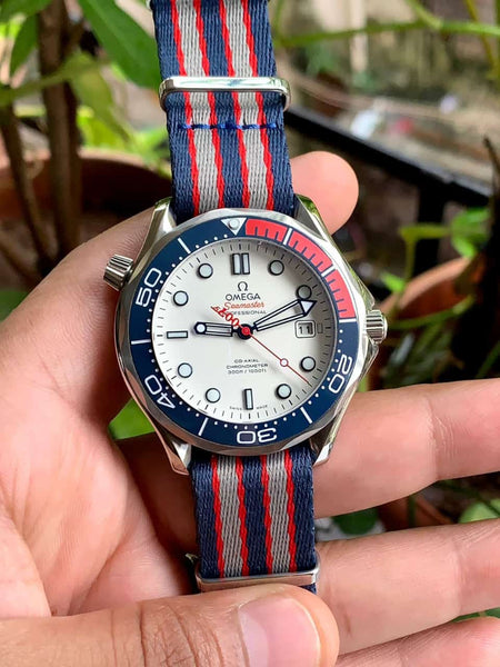 OME.GA SEAMASTER 007