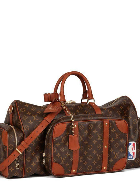 LOU.IS VUIT.TON X NBA TRI POCKET KEEPALL
LIMITED EDITION LV DUFFLE BAG