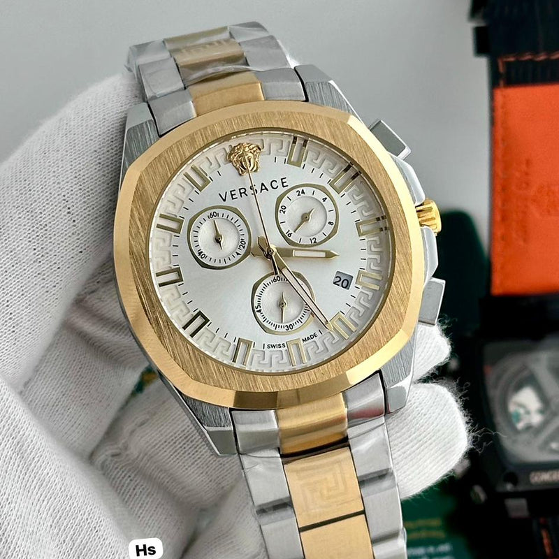Very.sace v motif quartz movement